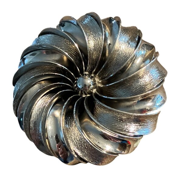 Vintage Silver-Tone Swirl Brooch Pin With Textured Design For Women - Picture 2 of 7